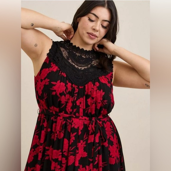 torrid Dresses & Skirts - Torrid Black and Red Floral Lace Dress